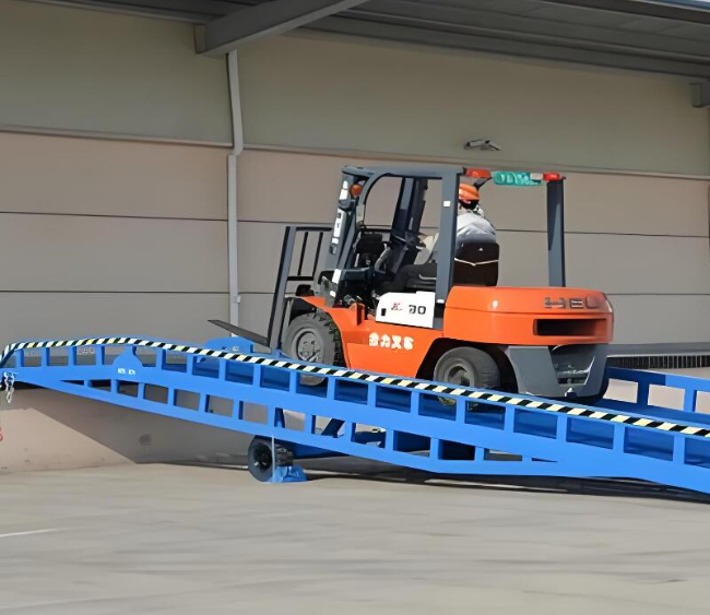 十堰移动式卸货平台（叉车用）